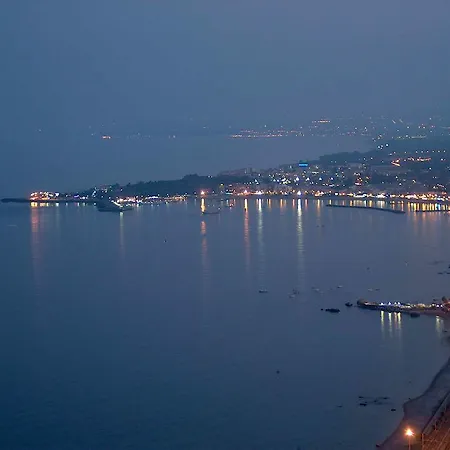 Oda ve Kahvaltı Accademia 3*