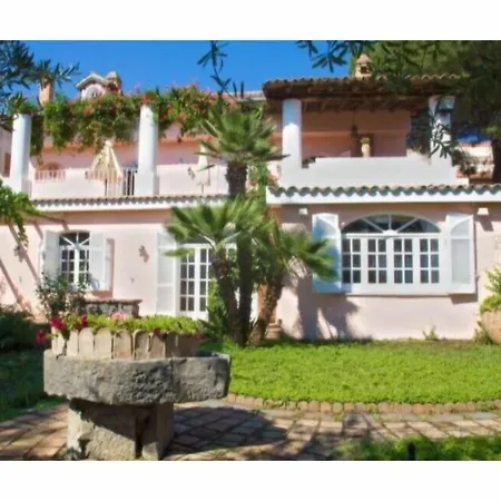 Alojamento de Acomodação e Pequeno-almoço Accademia Giardini Naxos