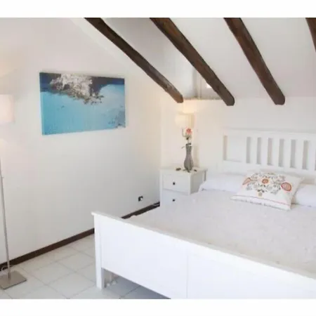 Alojamento de Acomodação e Pequeno-almoço Accademia 3*