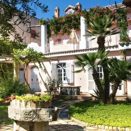 Alojamento de Acomodação e Pequeno-almoço Accademia 3*