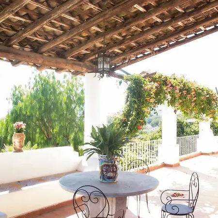 Accademia Alojamento de Acomodação e Pequeno-almoço Giardini Naxos